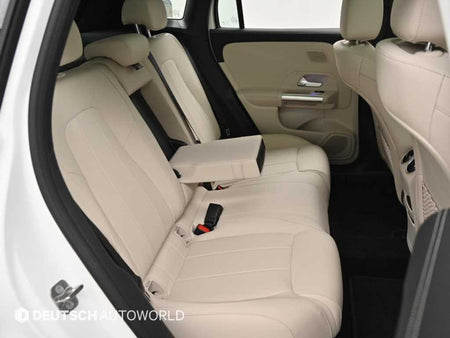 Mercedes-Benz EQA — photo 12