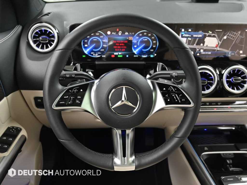 Mercedes-Benz EQA — photo 13