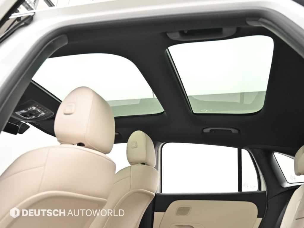 Mercedes-Benz EQA — photo 18