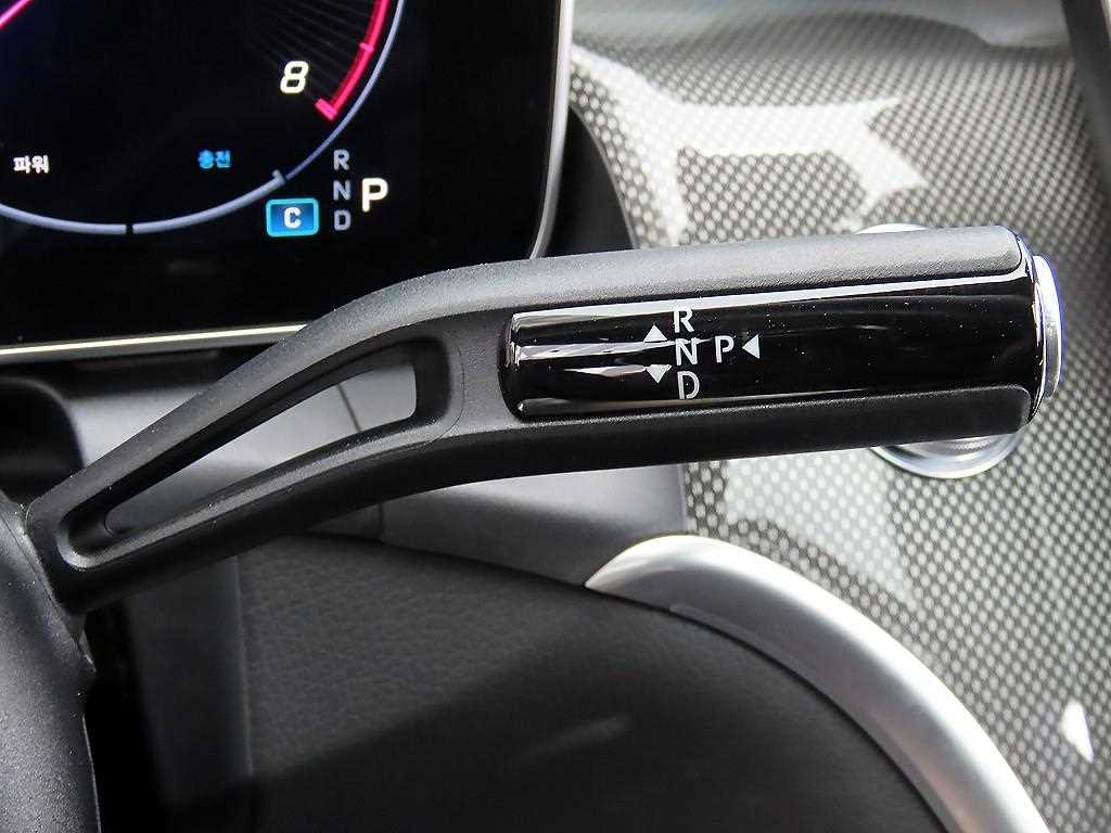 Mercedes-Benz GLC-Class — photo 12