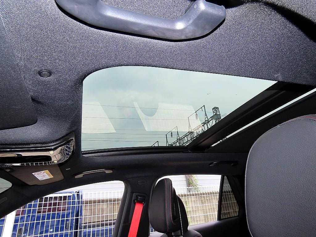 Mercedes-Benz GLC-Class — photo 16