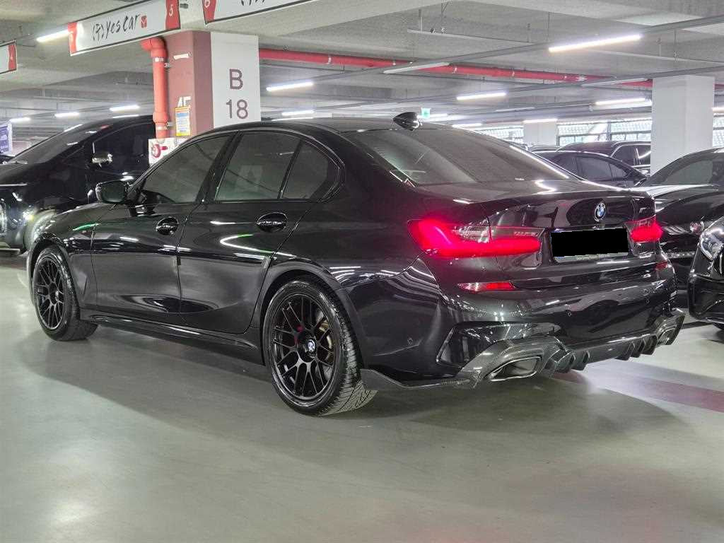 BMW 3-Series — photo 04