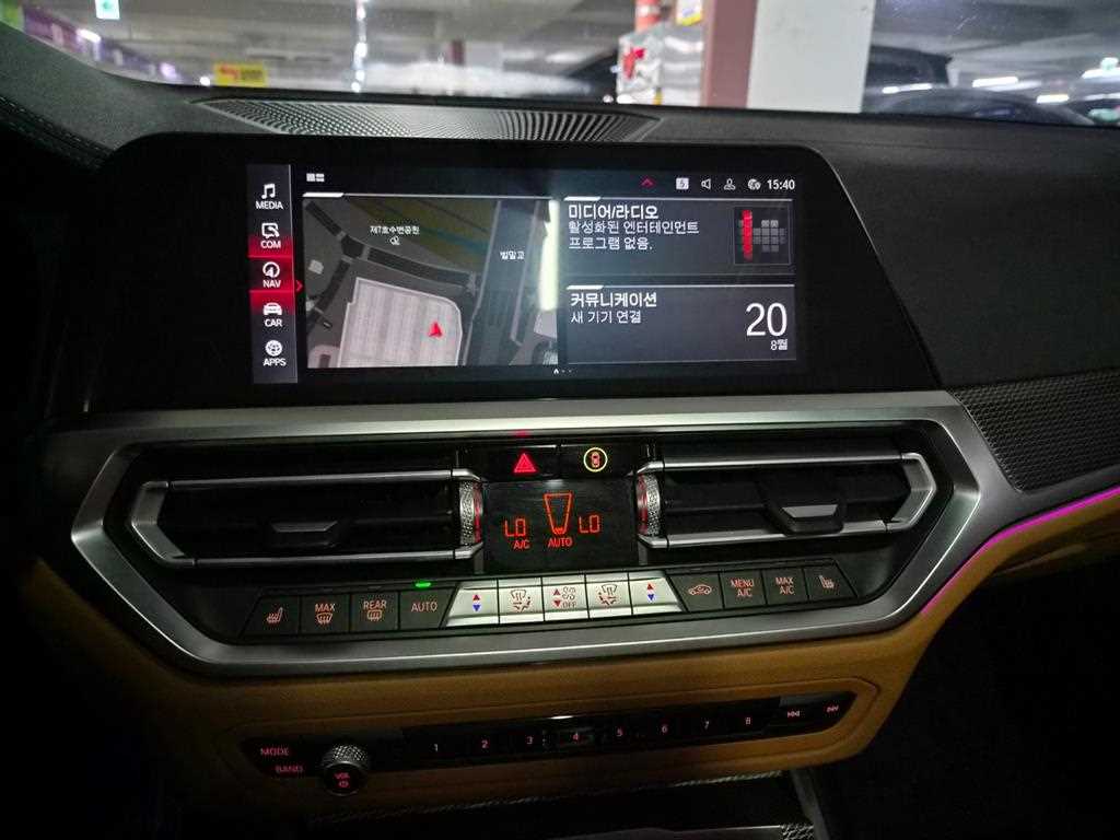BMW 3-Series — photo 10