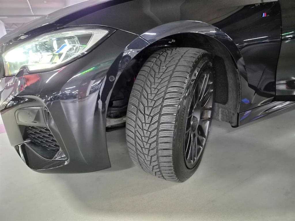 BMW 3-Series — photo 19