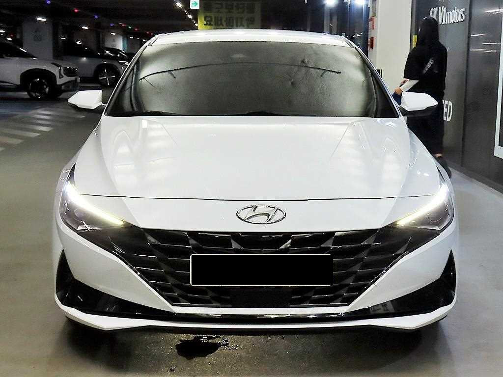 Hyundai Avante — photo 02