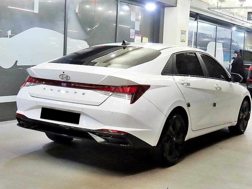Hyundai Avante — photo 04