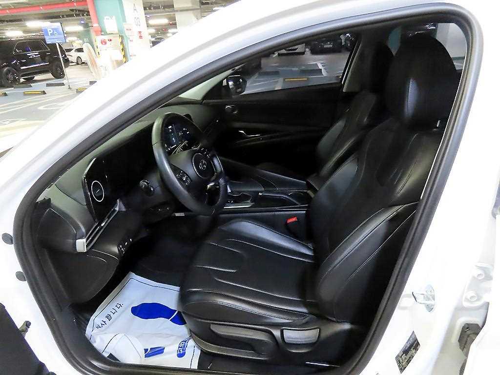 Hyundai Avante — photo 06