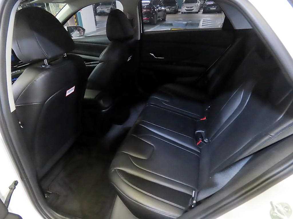 Hyundai Avante — photo 07