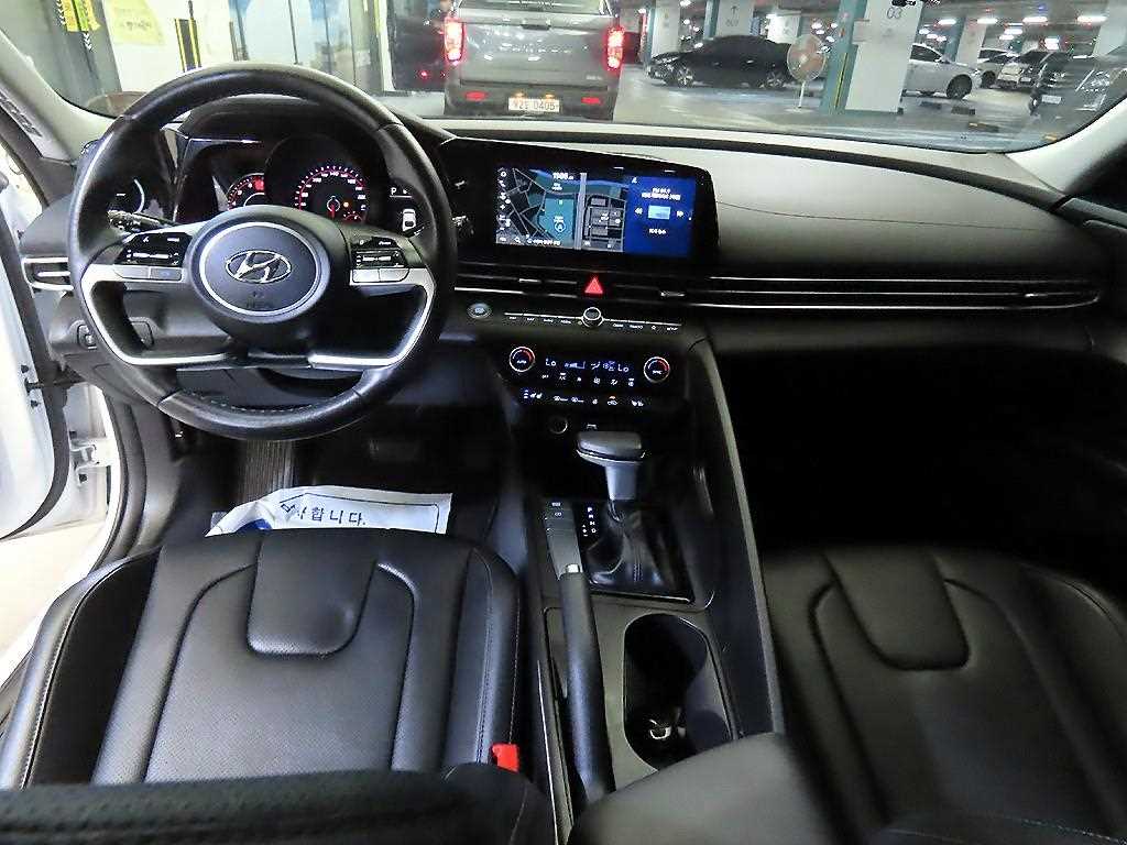 Hyundai Avante — photo 10