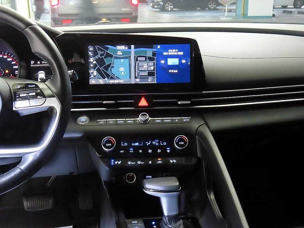 Hyundai Avante — photo 11