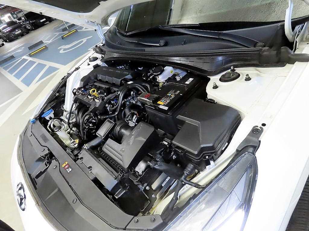 Hyundai Avante — photo 17