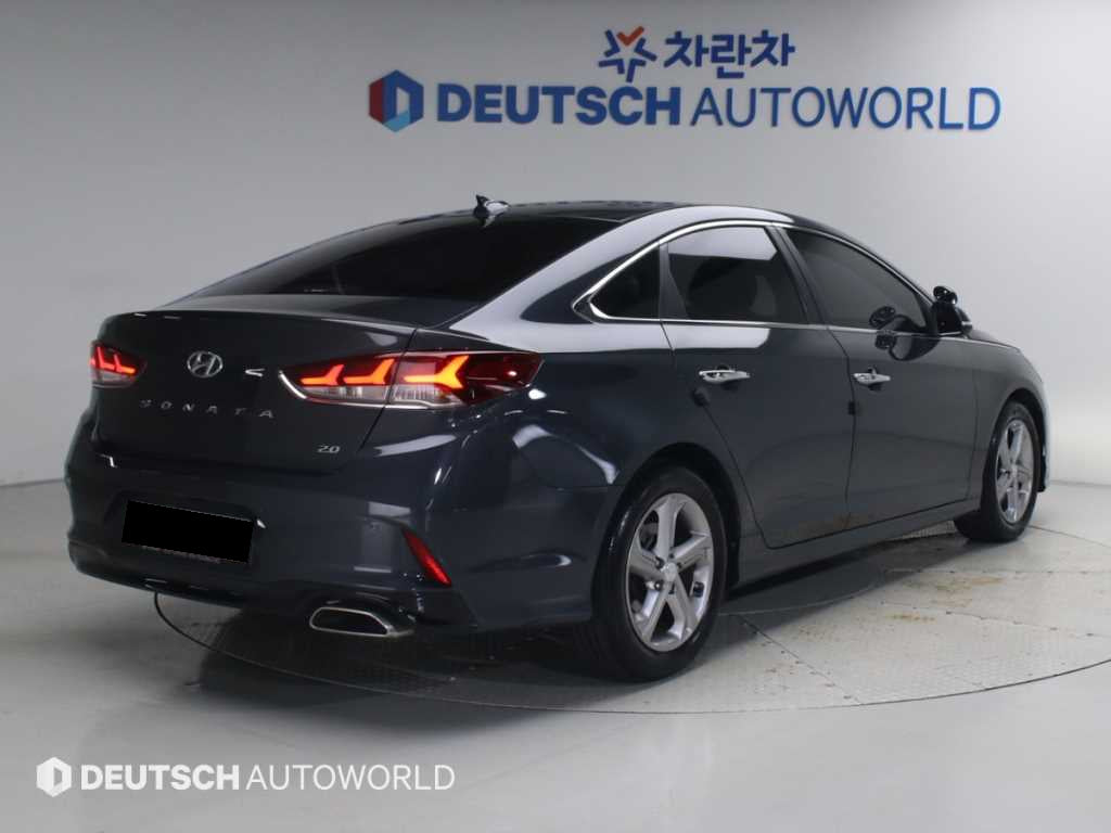 Hyundai Sonata — photo 02