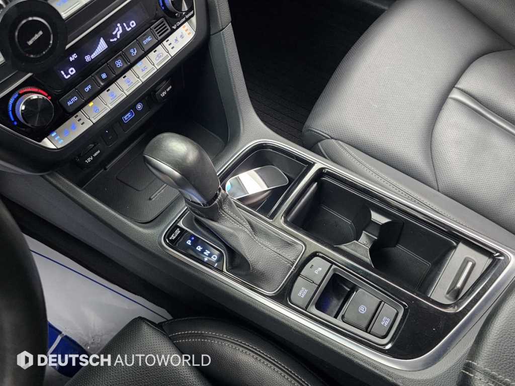 Hyundai Sonata — photo 09