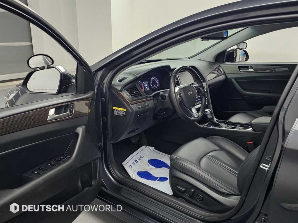 Hyundai Sonata — photo 11