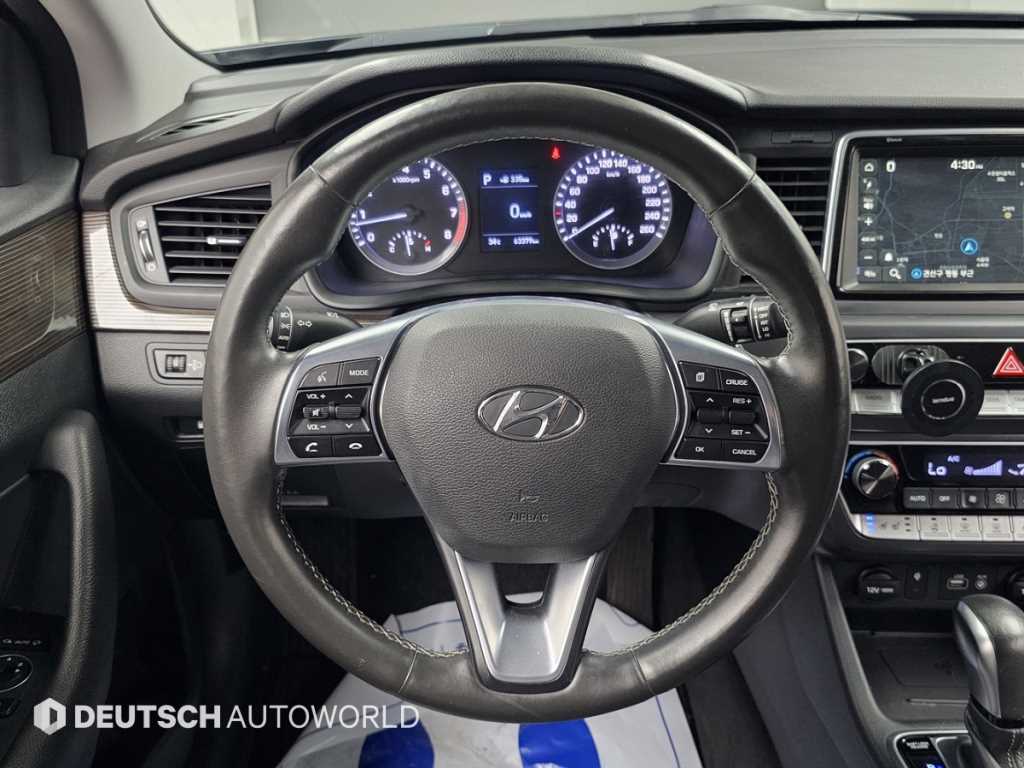 Hyundai Sonata — photo 13