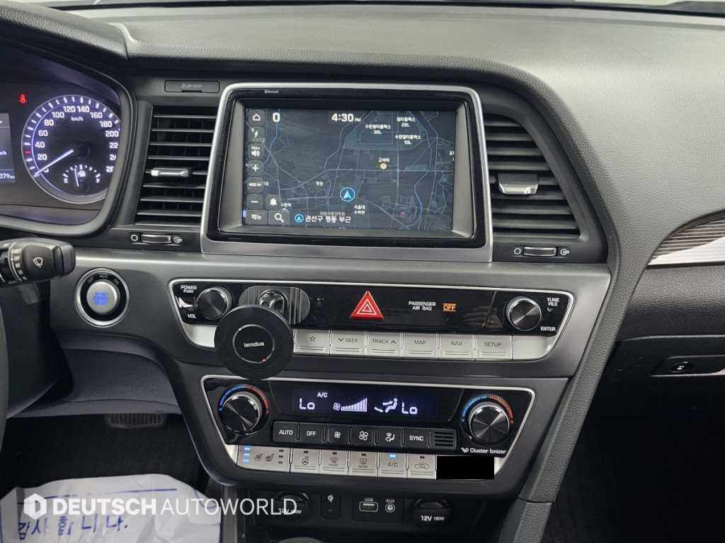 Hyundai Sonata — photo 14
