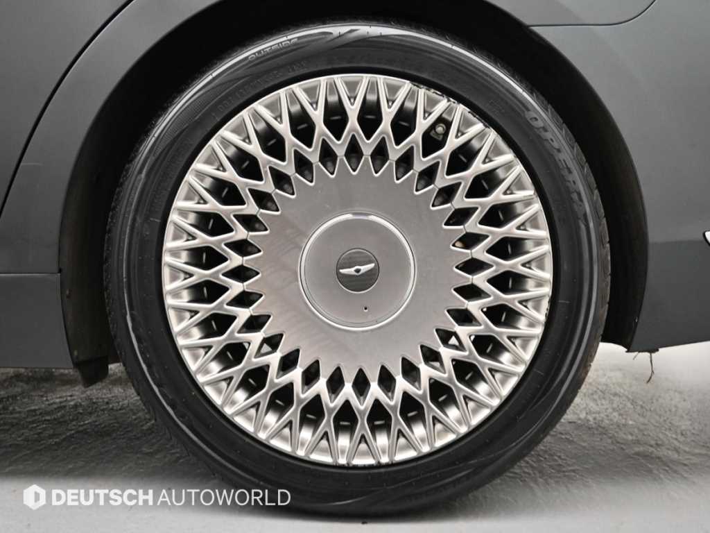 Genesis G90 — photo 05