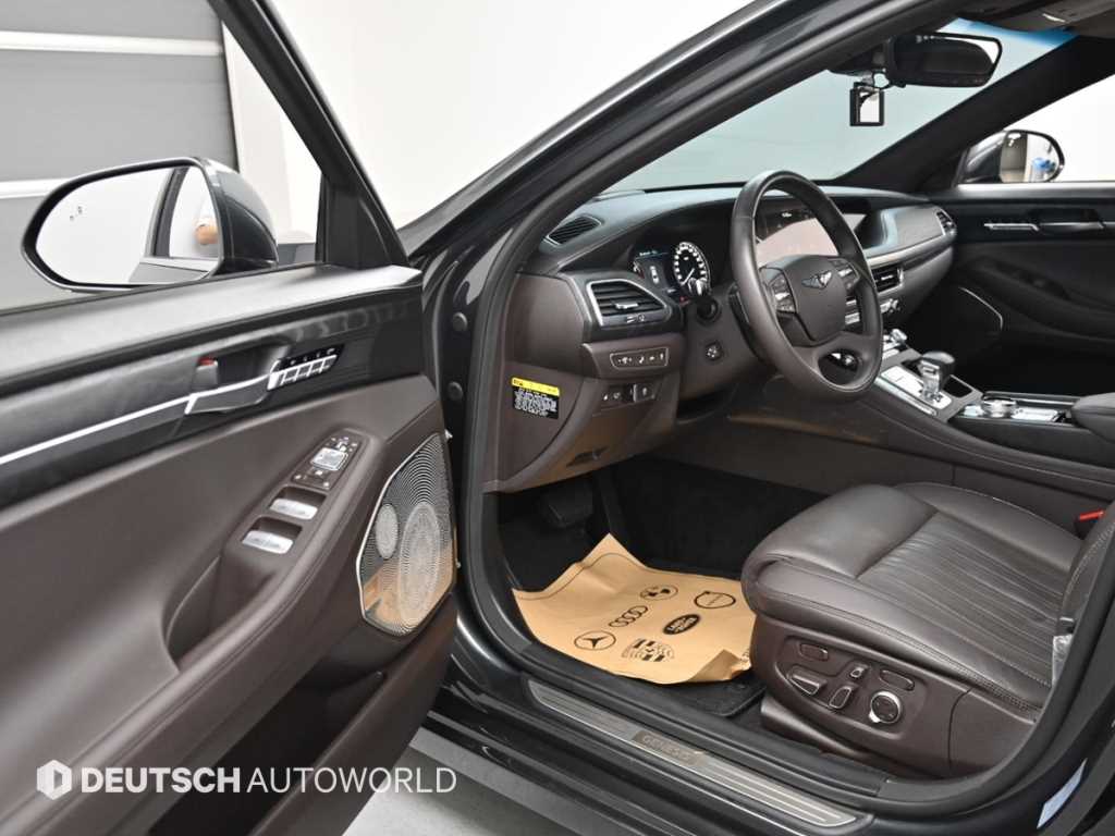Genesis G90 — photo 11