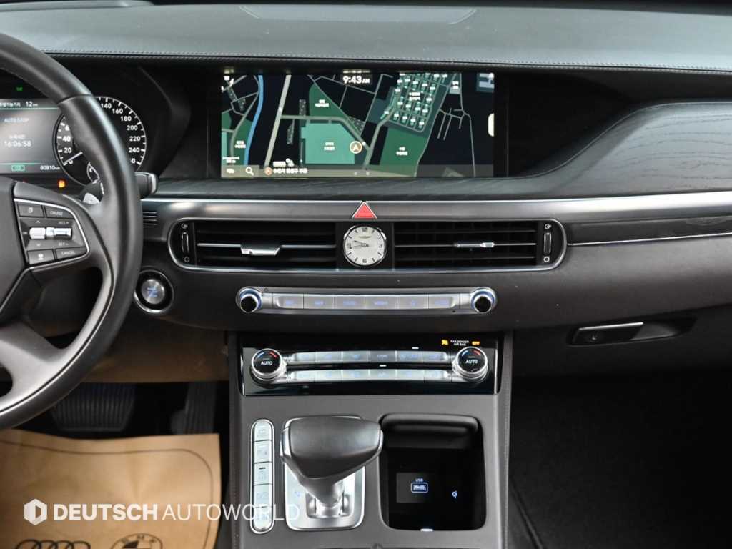 Genesis G90 — photo 14