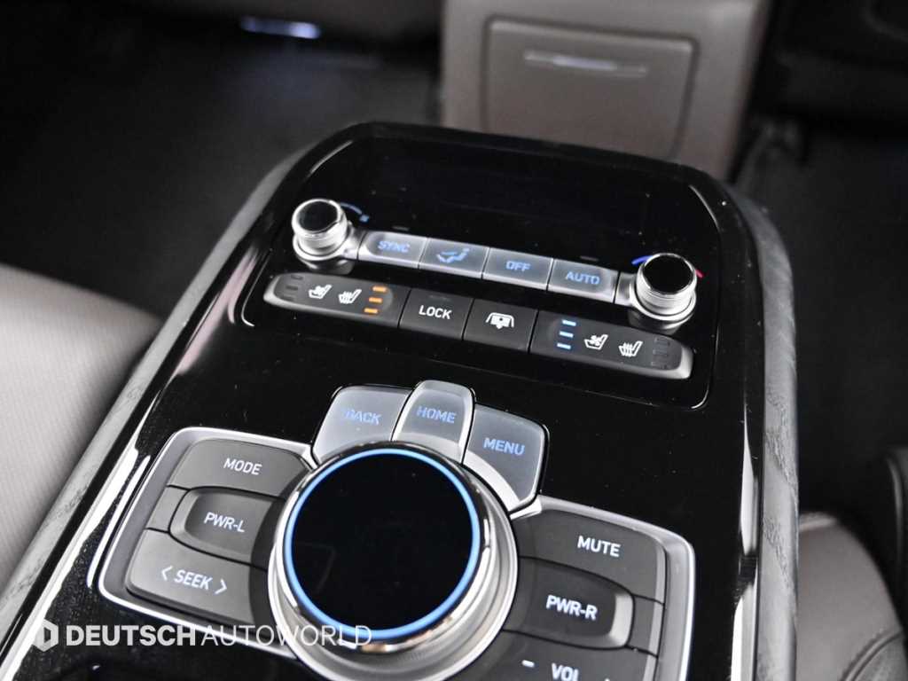 Genesis G90 — photo 16