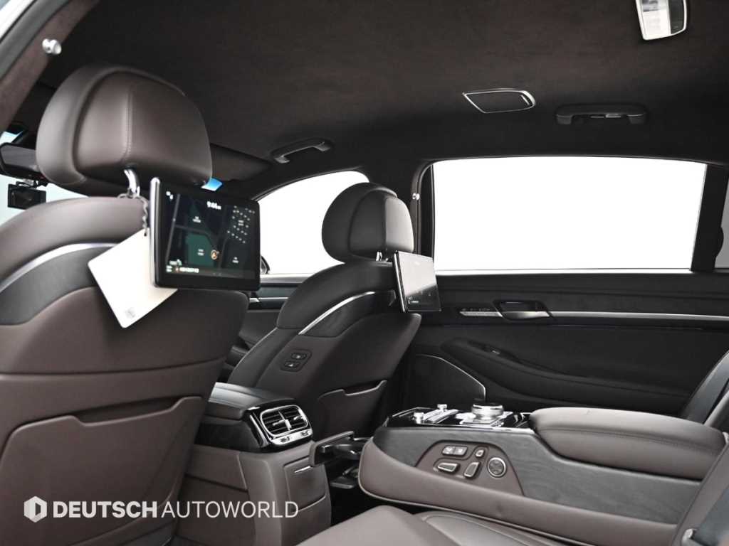 Genesis G90 — photo 18
