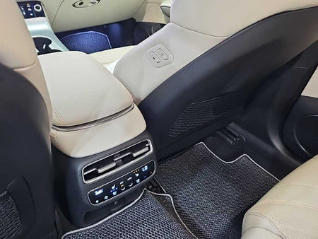 Genesis GV70 — photo 14