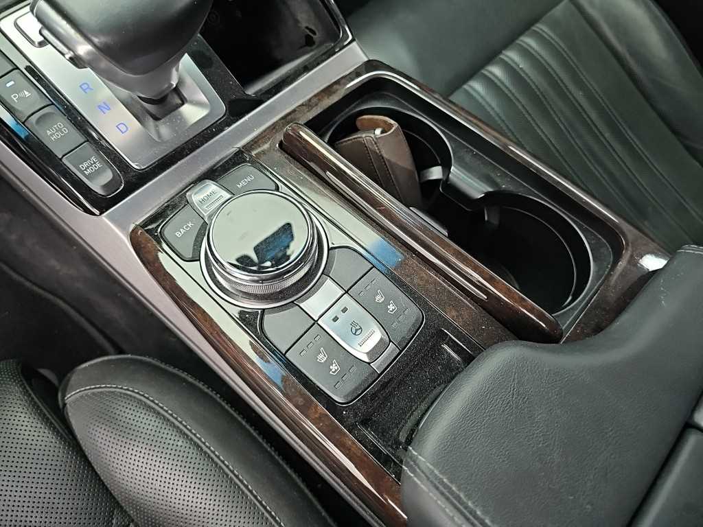 Genesis EQ900 — photo 17