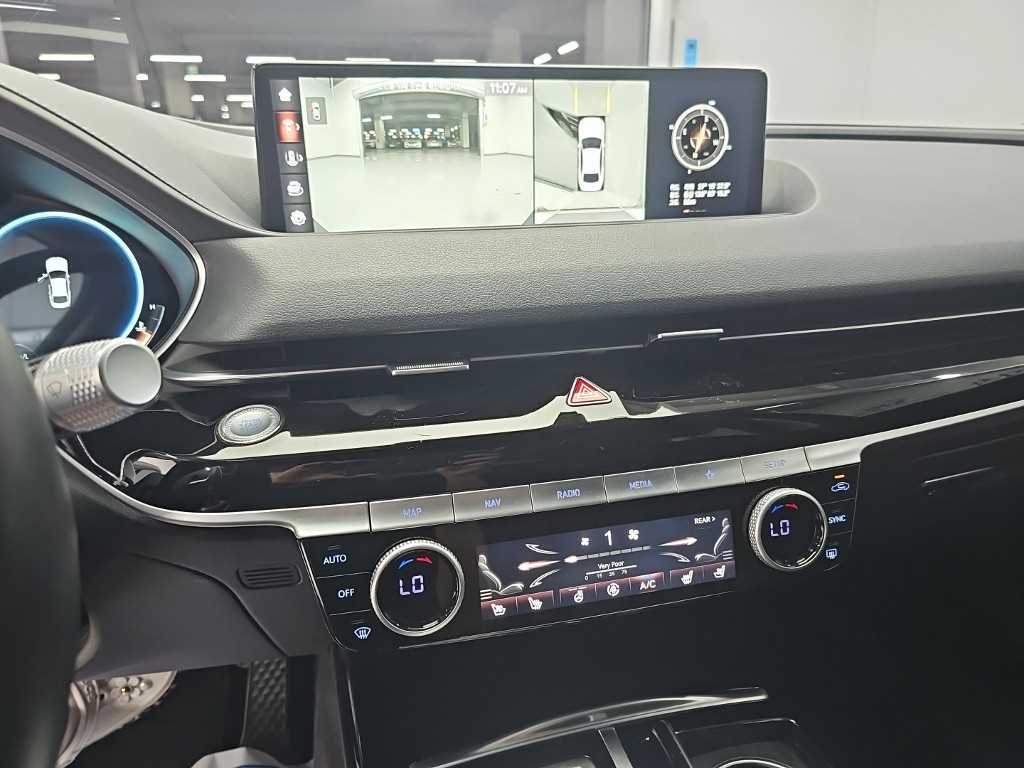 Genesis G80 — photo 10
