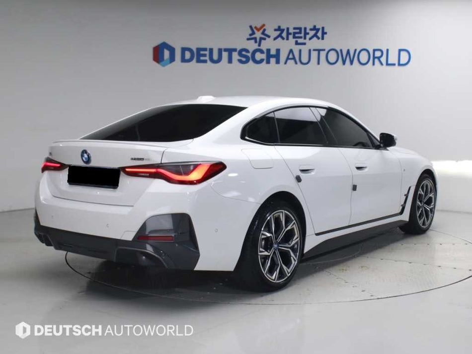 BMW i4 — photo 02