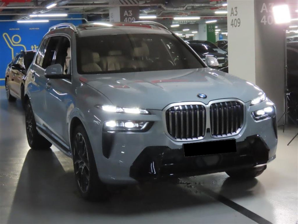 BMW X7 — photo 02