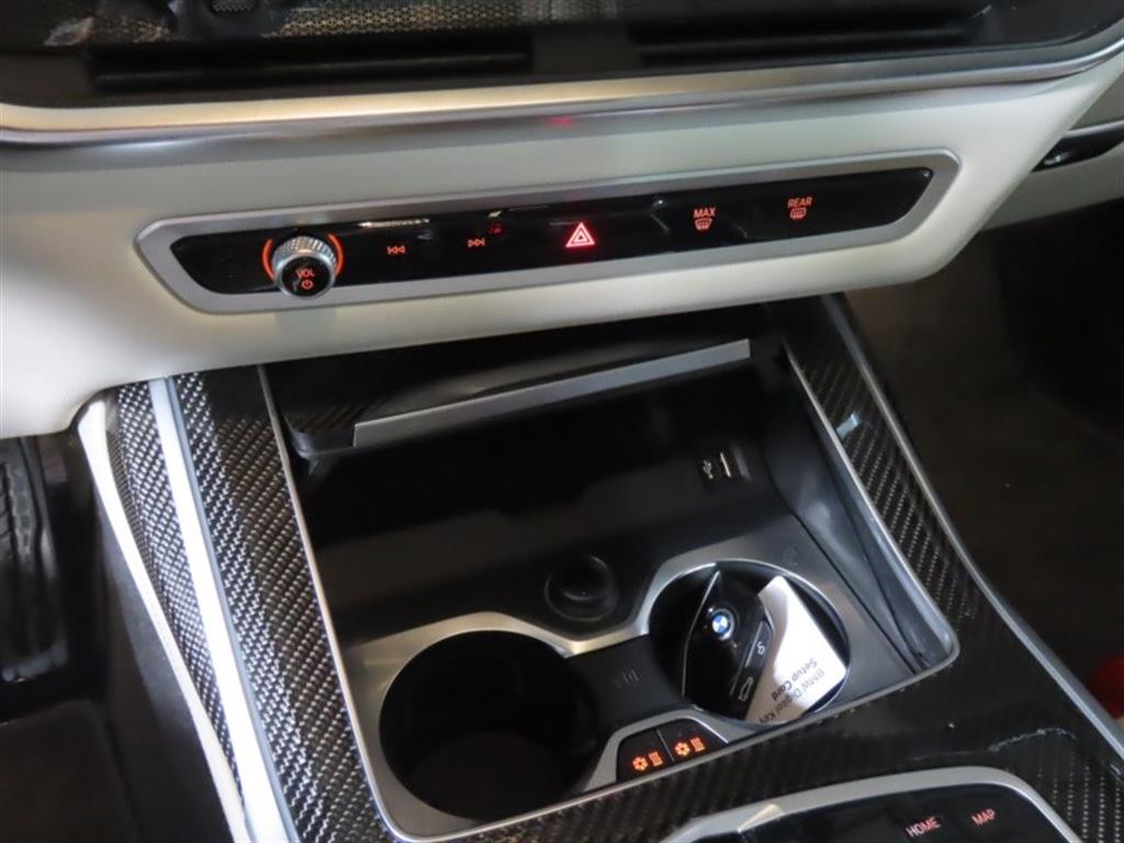 BMW X7 — photo 07