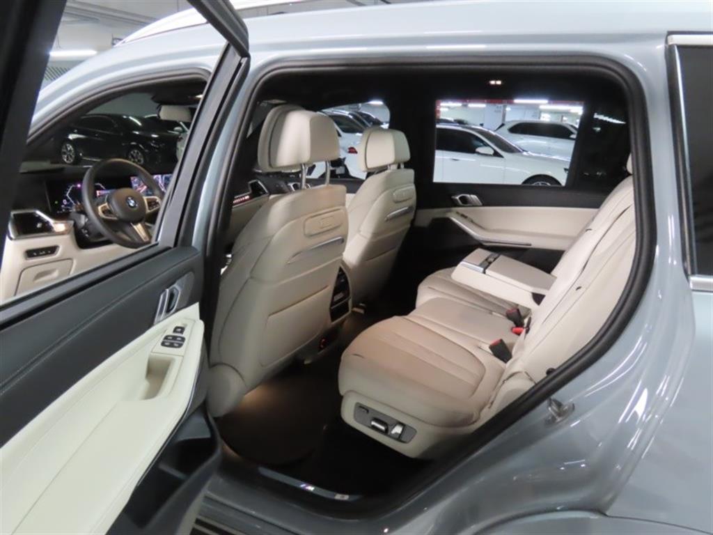 BMW X7 — photo 14