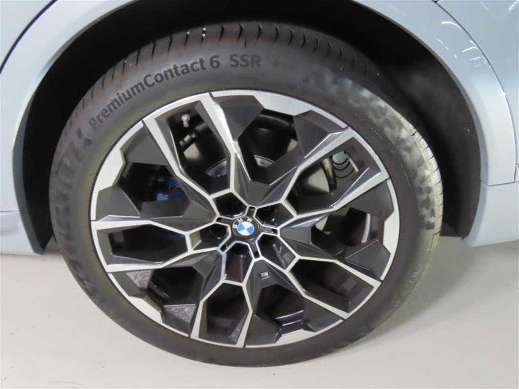 BMW X7 — photo 17