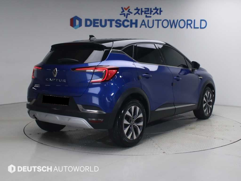 RENAULT Captur — photo 02