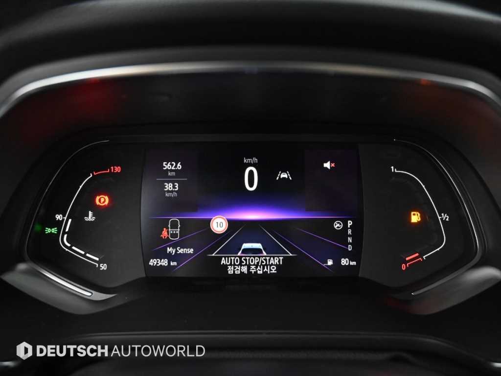 RENAULT Captur — photo 08