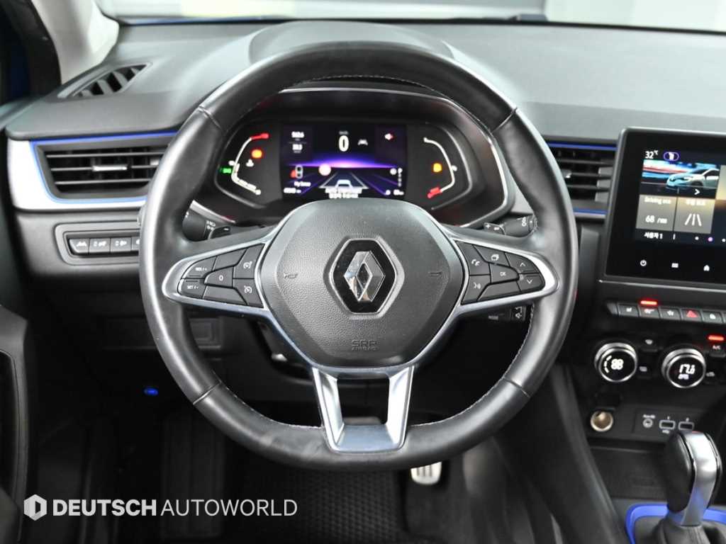 RENAULT Captur — photo 13
