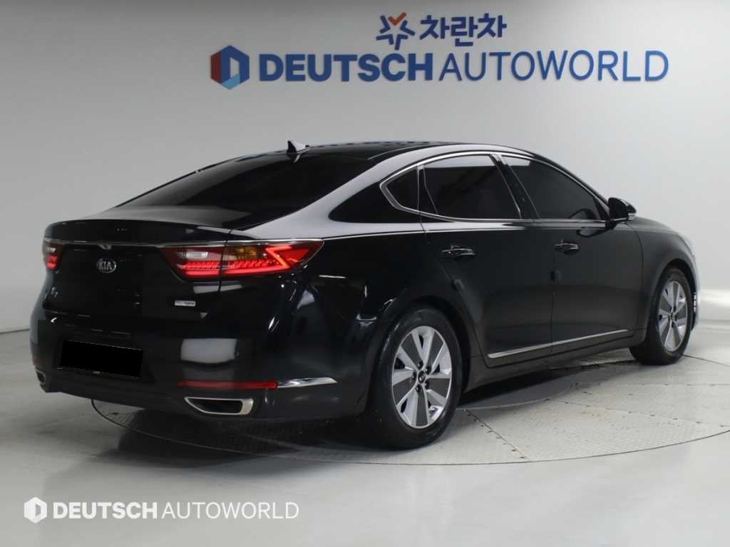 Kia K7 — photo 02