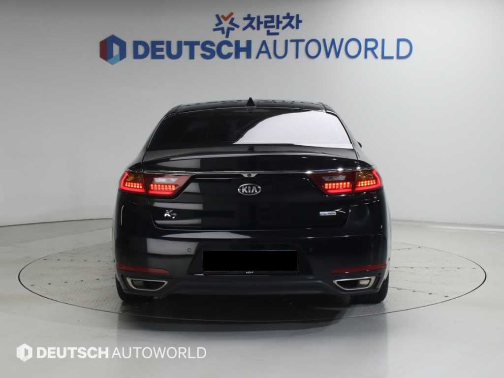 Kia K7 — photo 04