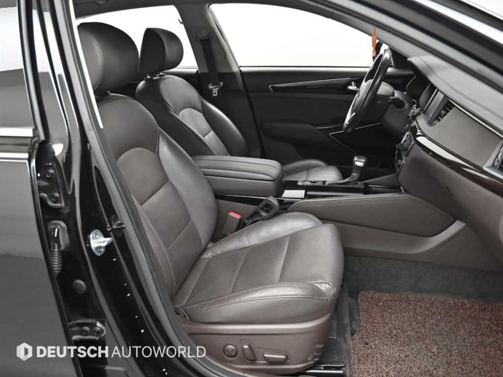 Kia K7 — photo 10