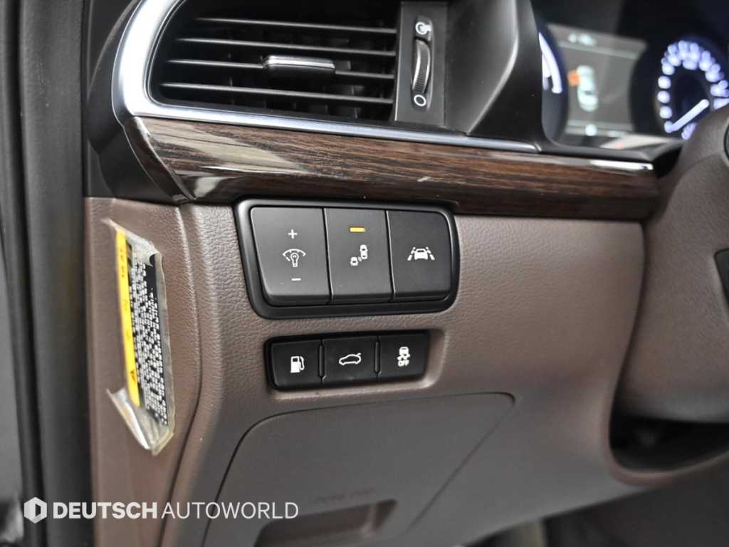 Kia K7 — photo 18