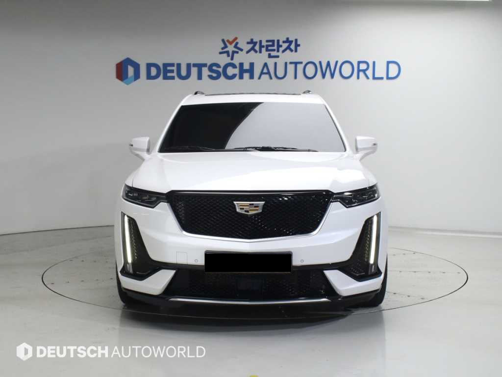 Cadillac XT6 — photo 03