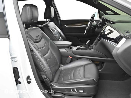 Cadillac XT6 — photo 10