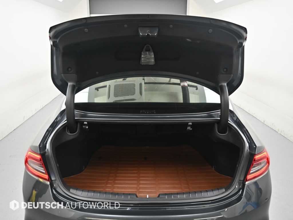 Hyundai Grandeur — photo 19