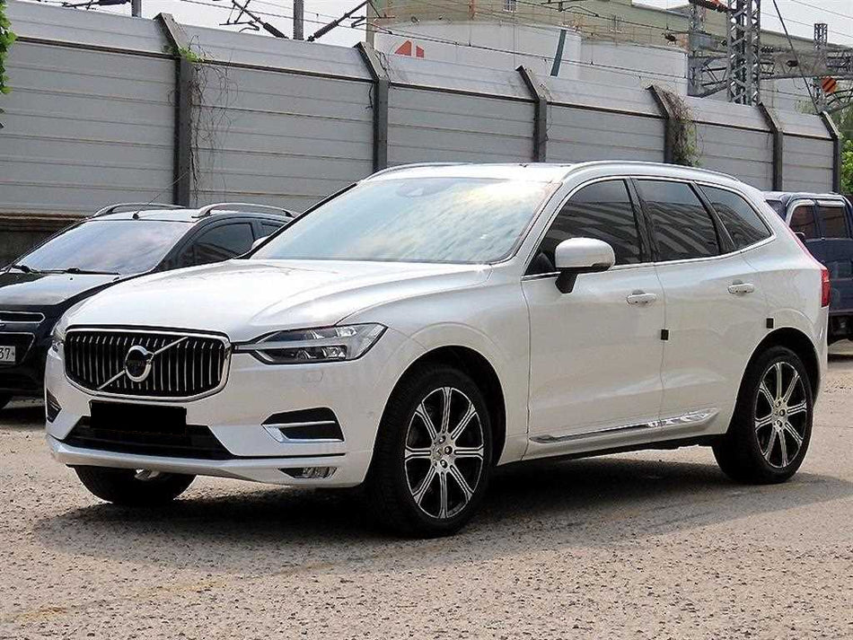 Volvo XC60 — photo 02