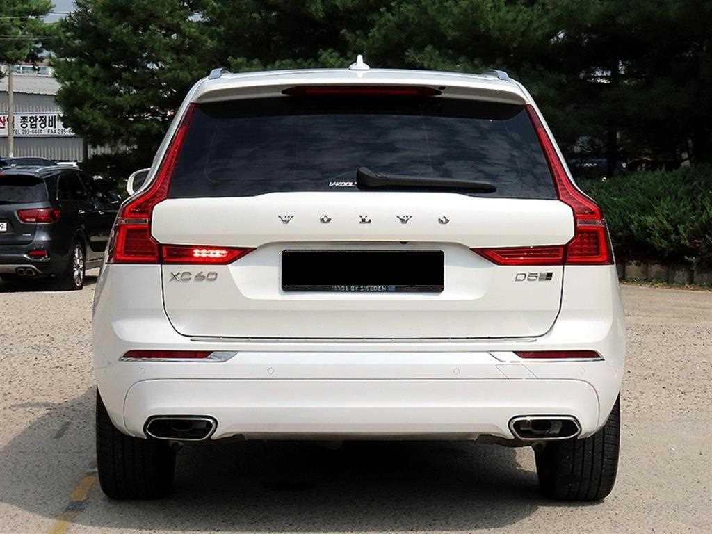 Volvo XC60 — photo 04
