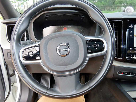 Volvo XC60 — photo 08