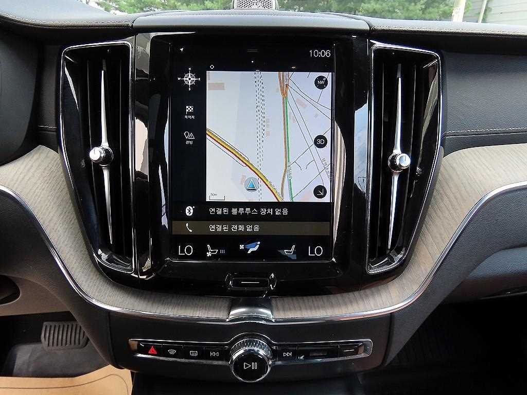 Volvo XC60 — photo 13