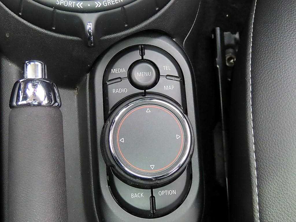 Mini Cooper — photo 10