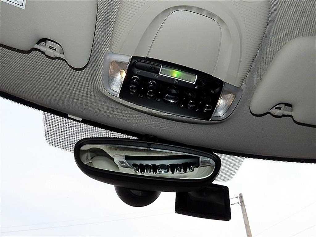 Mini Cooper — photo 13