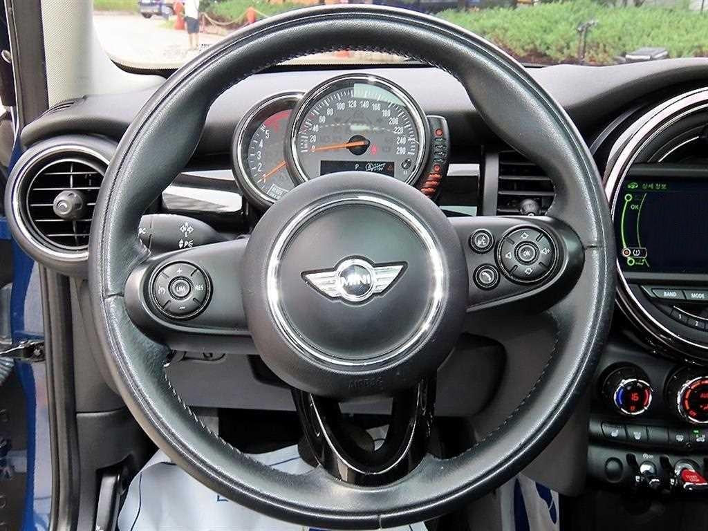 Mini Cooper — photo 20